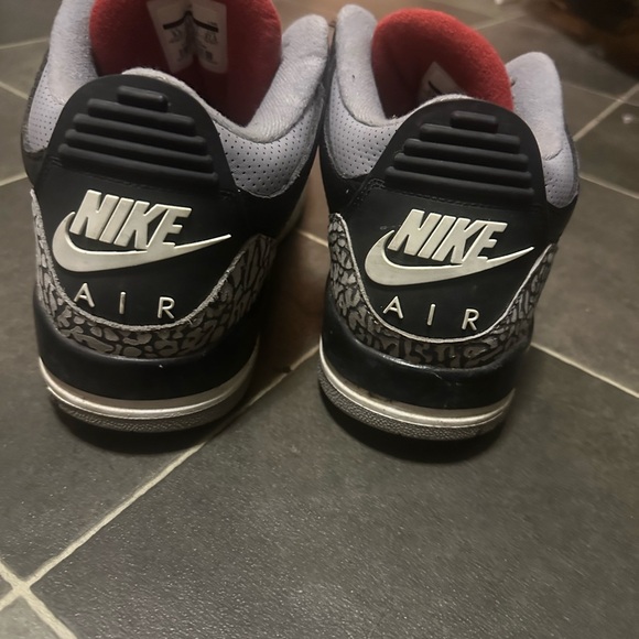 Jordan men size 9 - Picture 3 of 5